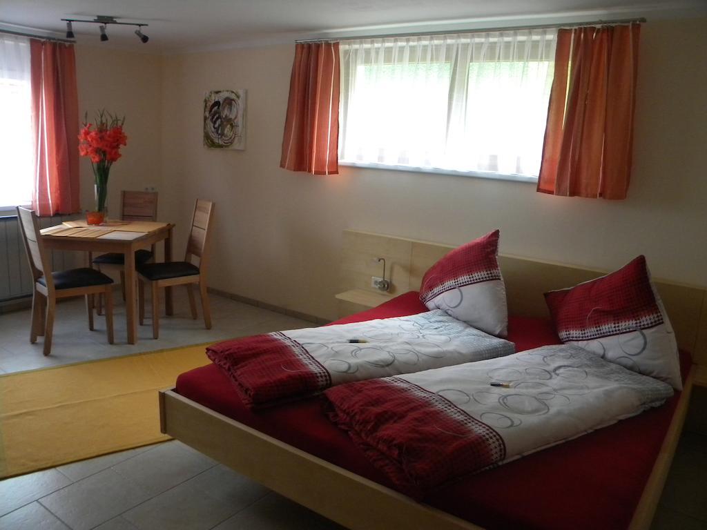 Haus Kinsperger Apartment Klosterle am Arlberg Room photo